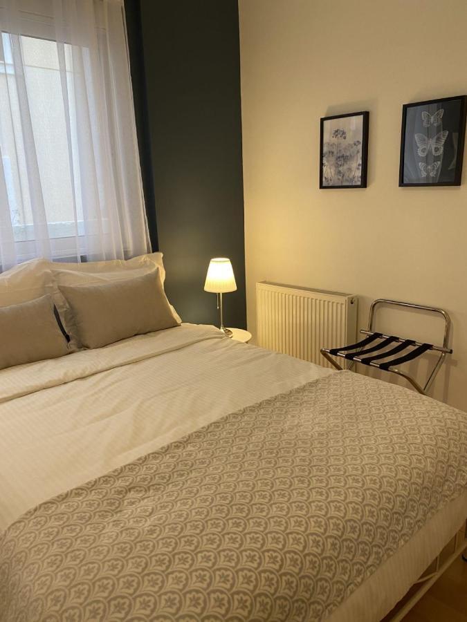 אתונה Elegant Glyfada Apartment-Private Garden-Near Metro מראה חיצוני תמונה