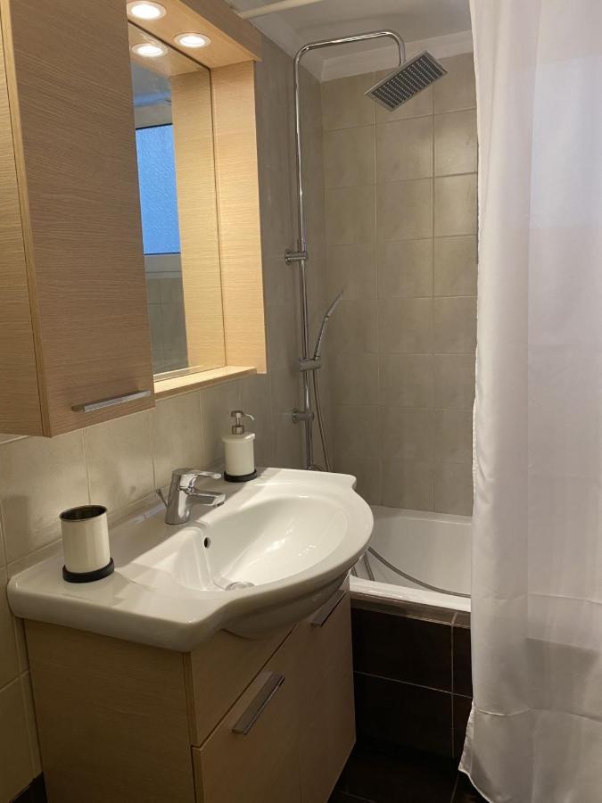 אתונה Elegant Glyfada Apartment-Private Garden-Near Metro מראה חיצוני תמונה