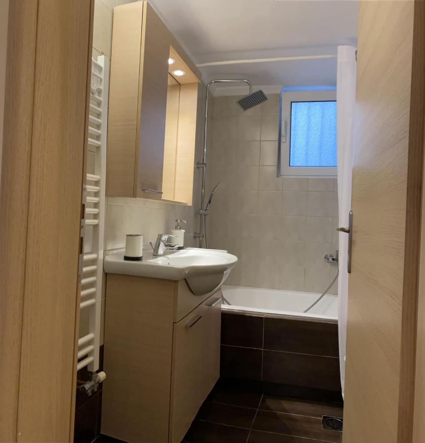 אתונה Elegant Glyfada Apartment-Private Garden-Near Metro מראה חיצוני תמונה