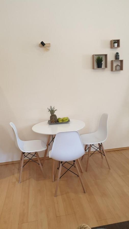 אתונה Elegant Glyfada Apartment-Private Garden-Near Metro מראה חיצוני תמונה