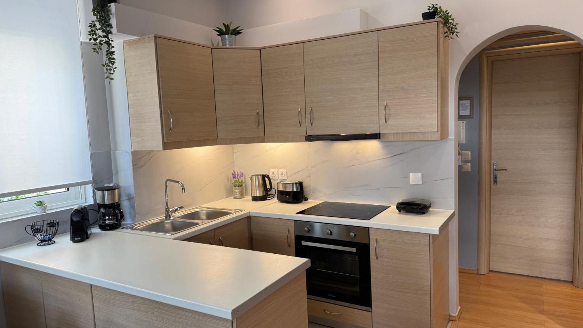 אתונה Elegant Glyfada Apartment-Private Garden-Near Metro מראה חיצוני תמונה